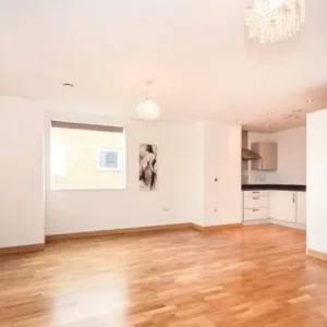 2 bedroom flat with sea views and parking at Canna Pier - Image 5