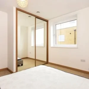 2 bedroom flat with sea views and parking at Canna Pier - Image 6