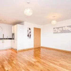 2 bedroom flat with sea views and parking at Canna Pier