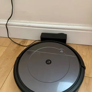 Roomba Combo with Battery and Dock - Image 3