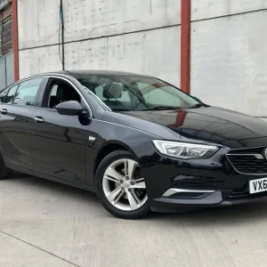 2017 Vauxhall Insignia 1.6 Turbo D EcoTec Tech Line Nav 5-door Hatchback - Image 2