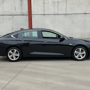 2017 Vauxhall Insignia 1.6 Turbo D EcoTec Tech Line Nav 5-door Hatchback - Image 3