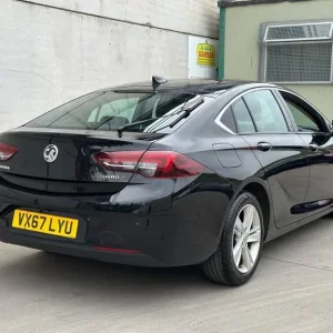 2017 Vauxhall Insignia 1.6 Turbo D EcoTec Tech Line Nav 5-door Hatchback - Image 4