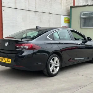 2017 Vauxhall Insignia 1.6 Turbo D EcoTec Tech Line Nav 5-door Hatchback - Image 5