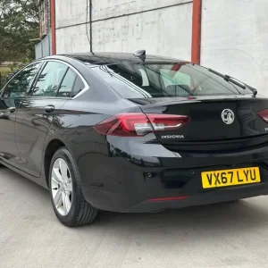 2017 Vauxhall Insignia 1.6 Turbo D EcoTec Tech Line Nav 5-door Hatchback - Image 8