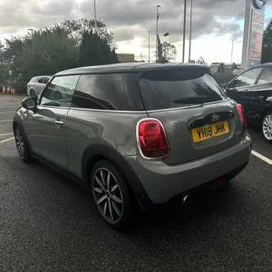 2018 MINI Cooper Hatchback 1.5 Petrol Manual with Chili Pack - Image 5