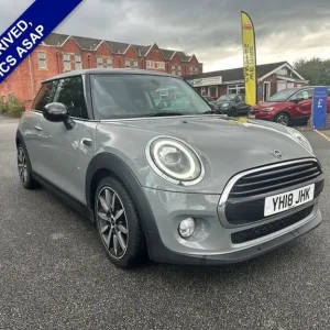 2018 MINI Cooper Hatchback 1.5 Petrol Manual with Chili Pack