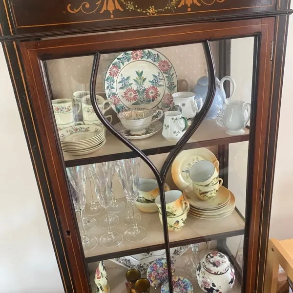 Glass cabinet