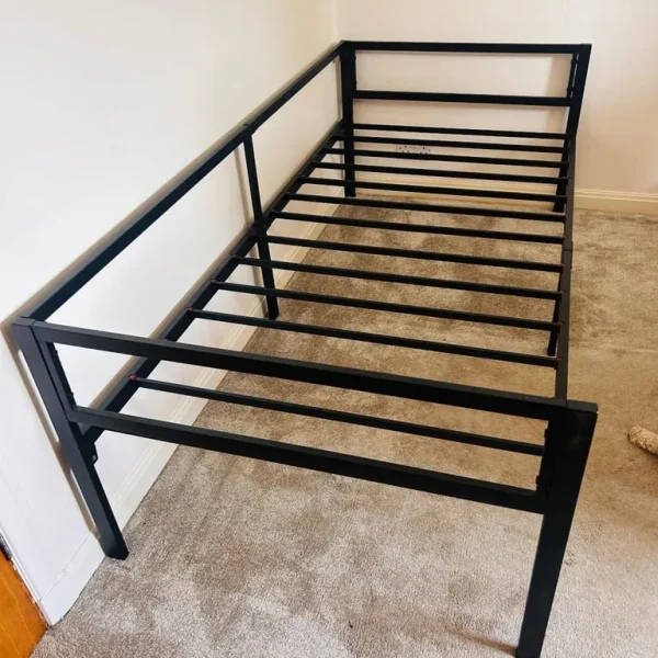 Metal Daybed - single size