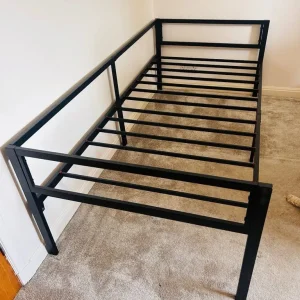 Metal Daybed - single size
