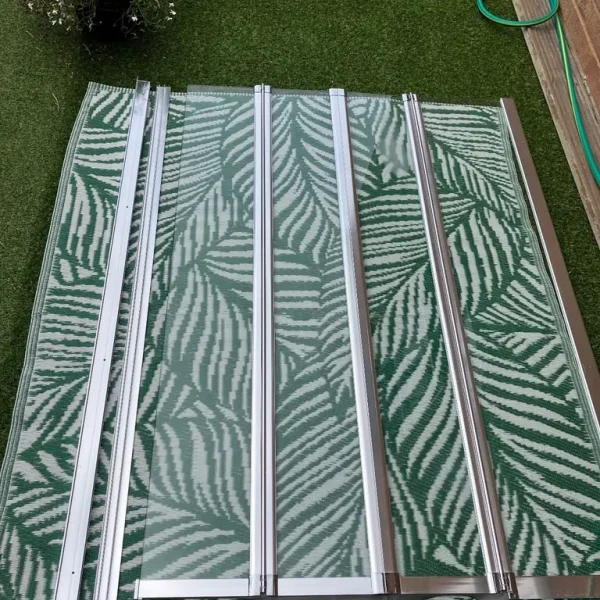 Shower screen