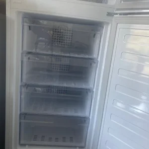 Beko fridge freezer - Image 3