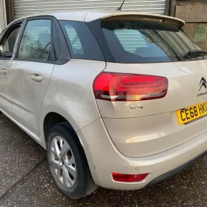 2019 Citroen C4 Picasso 1.6HDi with 18" Wheels – Starts, Front End Damage, ULEZ Compliant - Image 4