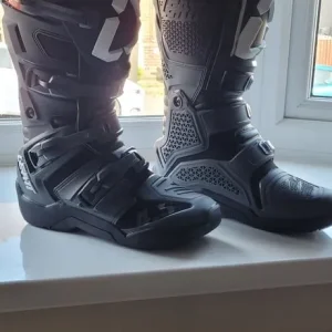 LEATT enduro boots size 10 - Image 3