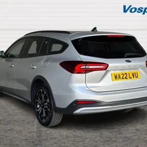 2022 Ford Focus 1.0 EcoBoost Hybrid 5-door Estate Vignale - Image 6