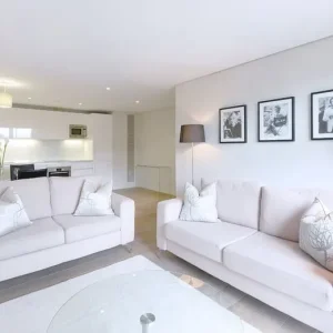 Three-bedroom apartment with canal views on 8th floor - Image 5