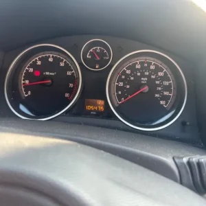 Vauxhall Astra 1.6i Hatchback 2010 Manual 5-door - Image 6