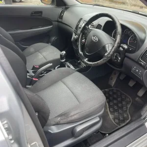 Hyundai I30 Hatchback 2010 Manual - Image 3