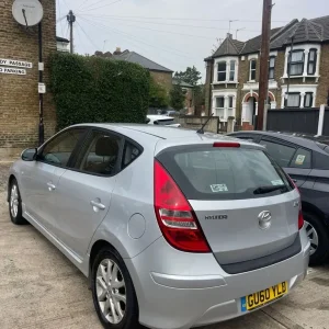 Hyundai I30 Hatchback 2010 Manual - Image 8