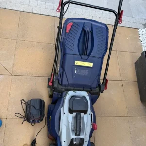 Cordless Lawnmower - Image 2