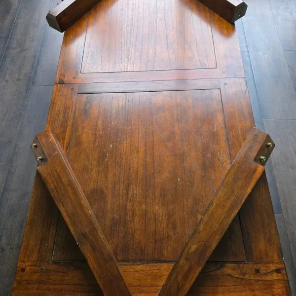 Hemelaer Dining Table