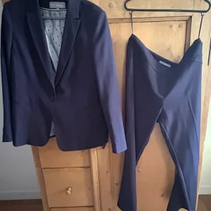 Navy Blue Marks & Spencer Suit – Blazer, Skirt, Trousers - Image 2