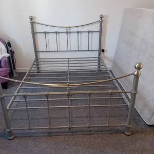 Metal double bed frame - Image 5