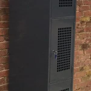 LOCKER WITH KEYS - Image 3