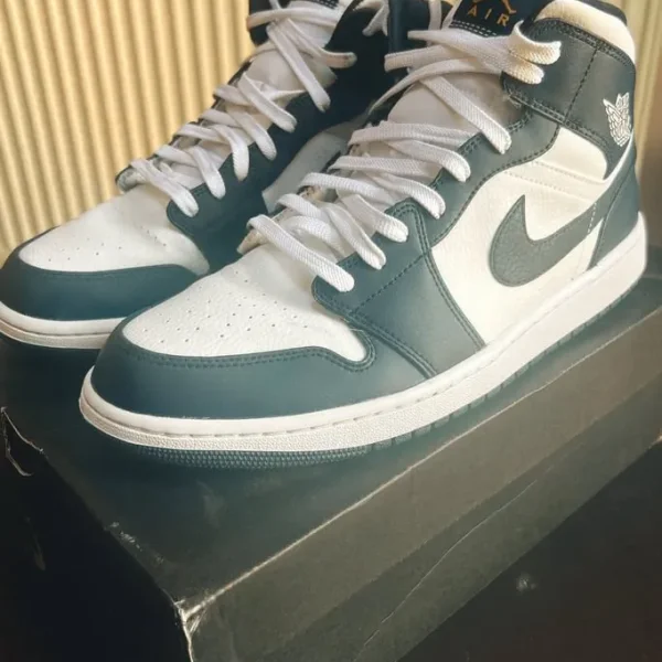 Nike Air Jordan 1 Mid – White/Obsidian/Metallic Gold