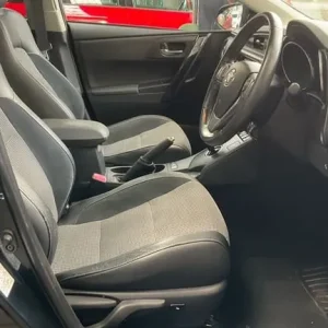 2016 Toyota Auris 1.8 VVT-h Hybrid Hatchback - Image 2