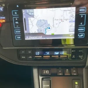 2016 Toyota Auris 1.8 VVT-h Hybrid Hatchback - Image 3