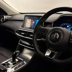 2023 MG HS 1.5 T-GDI Plug-in Hybrid Estate - Image 2