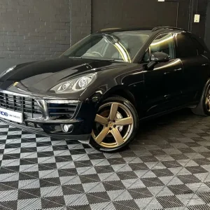 2014 Porsche Macan S 3.0L Diesel 4WD SUV - Image 2