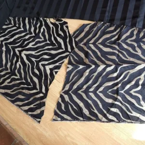 Upholstery fabric remnants - Image 2