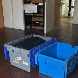 2x crates/ storage bins/ boxes