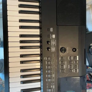 Yamaha PSR EW410 Electric Piano - Image 2