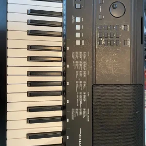 Yamaha PSR EW410 Electric Piano - Image 3