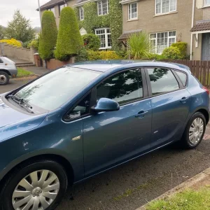 Vauxhall Astra 2013 1.7L Diesel Hatchback - Image 4