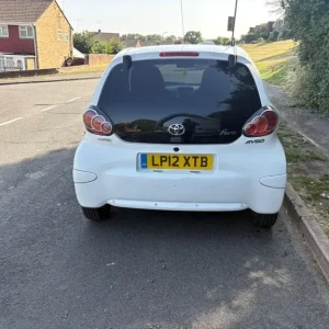 2012 Toyota Aygo 1.0 VVT-i Fire Euro 5 5-door petrol - Image 4