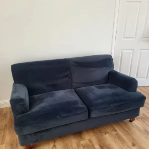 2 seater couch and cuddle couch - Image 2