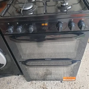 Black Hotpoint gas cooker - Image 2