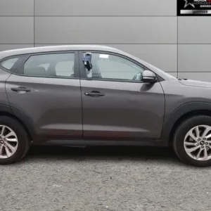 2018 Hyundai Tucson Estate 1.6 GDi Blue Drive SE Nav Manual - Image 2