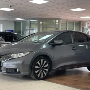 2014 Honda Civic 1.8 i-VTEC SE Plus Hatchback - Image 4