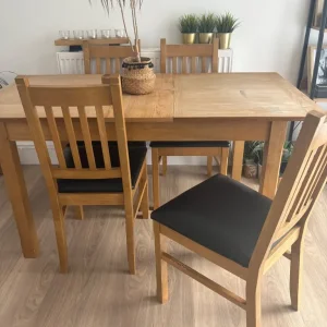 Table and chairs - Image 2