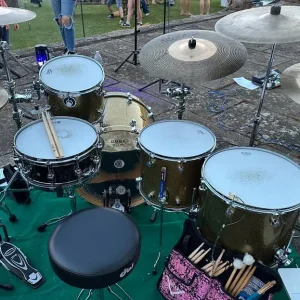 DW Performance Series 5-Piece Drum Kit with Mapex Soft Cases - Image 4