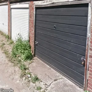 Garage in Saintfield, Newry - Image 6