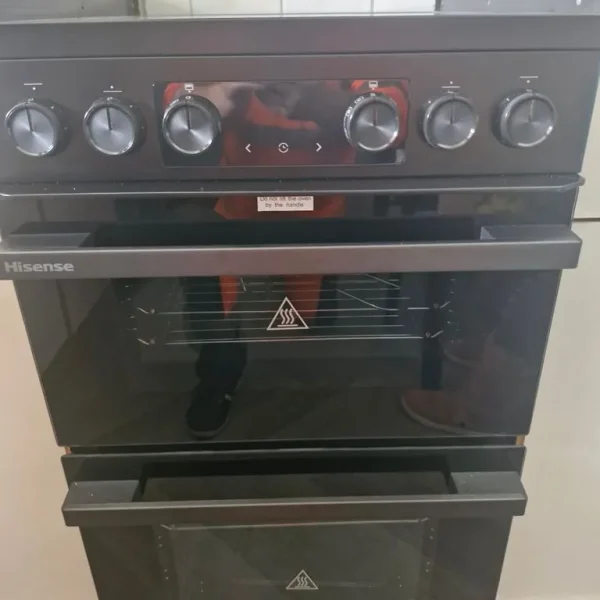 Electric cooker with double oven and grill