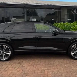 2022 Audi Q8 Black Edition 55 TFSI quattro 340 PS tiptronic hatchback - Image 3
