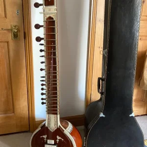 Jas Sitar with case
