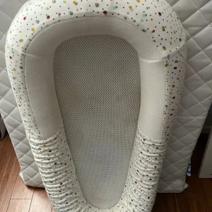 Purflo baby bed - hardly used - Image 2